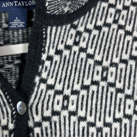 Ann Taylor Cardigan Sweater Womens Large Black White Print Lambswool Button Art‎ - Picture 5 of 10